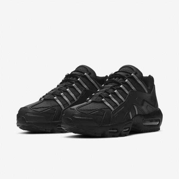 Black Men's Nike Air Max 95 NDSTRKT Sneakers | NK390EFS