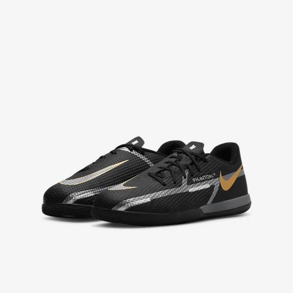 Black / Metal Gold / Dark Grey / Metal Dark Grey Kids' Nike Jr. Phantom GT2 Academy IC Older Indoor Court Football Shoes | NK971YWM