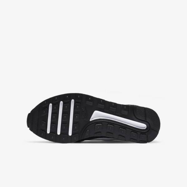 Black / White Kids' Nike MD Valiant Older Sneakers | NK560YQM