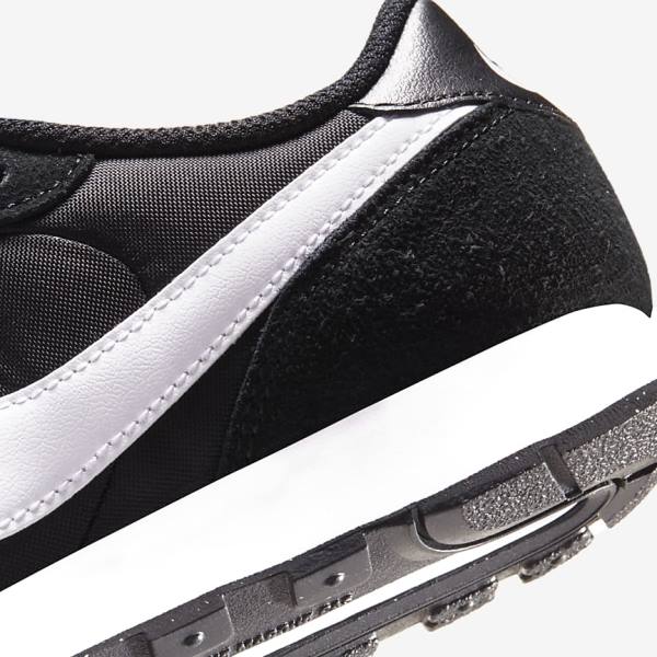 Black / White Kids' Nike MD Valiant Older Sneakers | NK560YQM