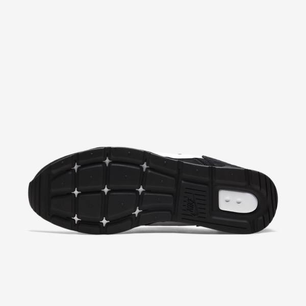 Black / White Men's Nike Venture Runner Sneakers | NK624ZMW