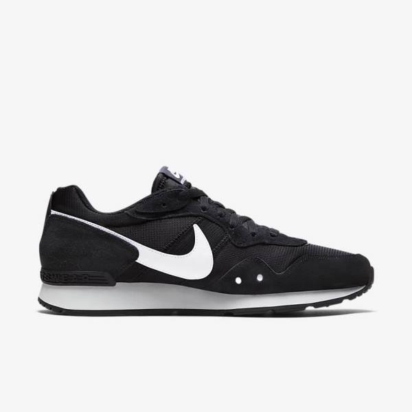 Black / White Men's Nike Venture Runner Sneakers | NK624ZMW