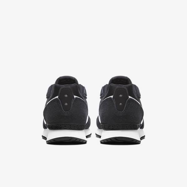 Black / White Men's Nike Venture Runner Sneakers | NK624ZMW