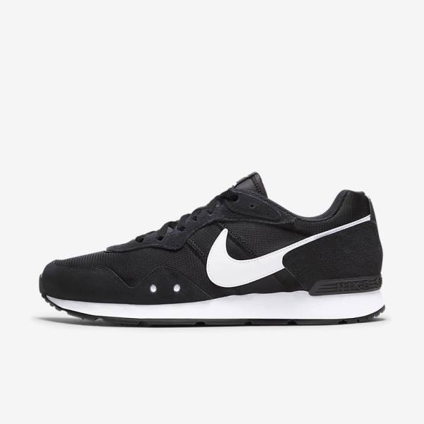 Black / White Men\'s Nike Venture Runner Sneakers | NK624ZMW