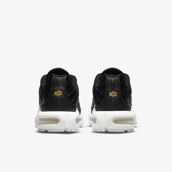 Black / White Women's Nike Air Max Plus Sneakers | NK725UYD