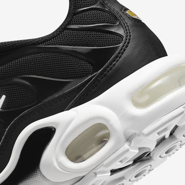 Black / White Women's Nike Air Max Plus Sneakers | NK725UYD