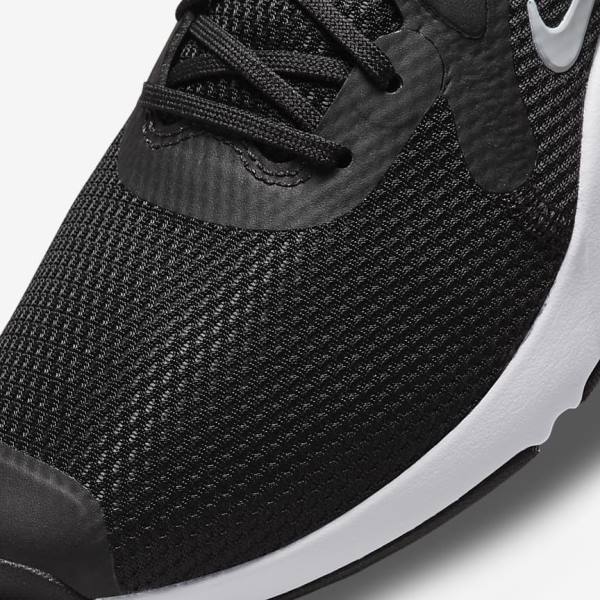 Black / White Women's Nike Renew In-Season TR 11 Training Shoes | NK316RNL