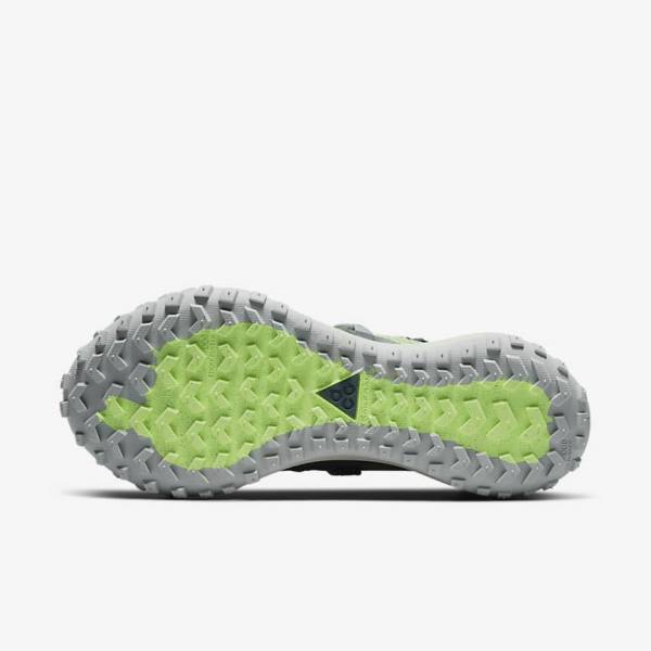 Grey / Green Men's Nike ACG Mountain Fly Low Sneakers | NK467LSR