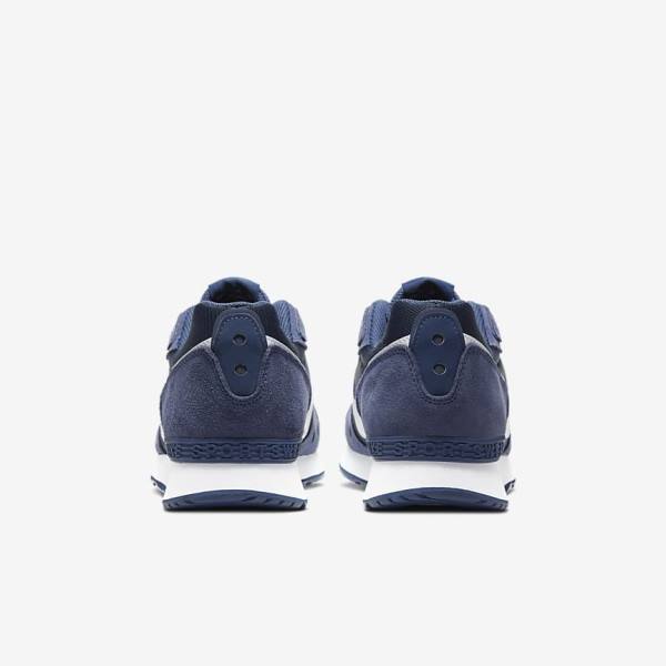 Navy / Navy / White Men's Nike Venture Runner Sneakers | NK105XBP