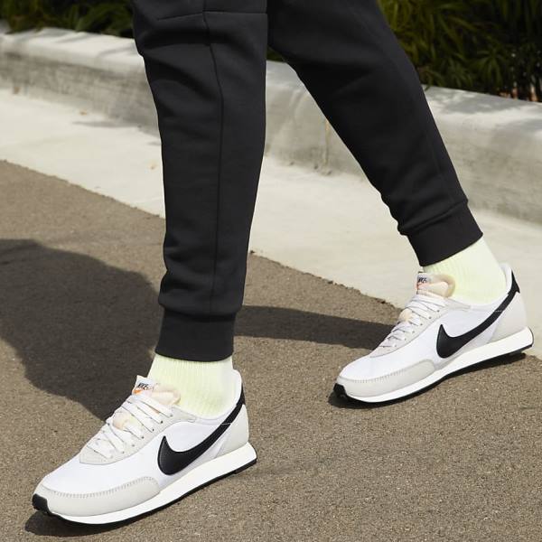 White / Black Men's Nike Waffle Trainer 2 Sneakers | NK915TFX