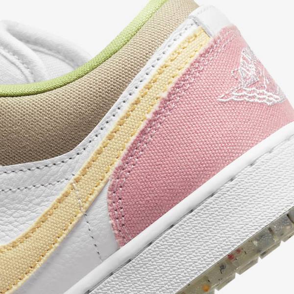 White / Green Kids' Nike Air Jordan 1 Low SE Older Sneakers | NK729EPR