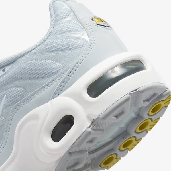 White Kids' Nike Air Max Plus Older Sneakers | NK958ZNW