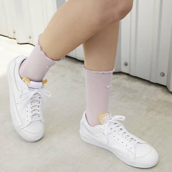 White Women's Nike Blazer Low 77 Sneakers | NK852NDK