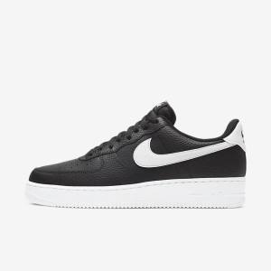 Black / White Men's Nike Air Force 1 07 Sneakers | NK625SVZ