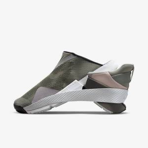 Black / White Women's Nike Go FlyEase Sneakers | NK268ZEQ