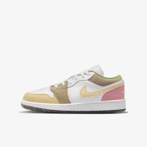 White / Green Kids' Nike Air Jordan 1 Low SE Older Jordan Shoes | NK062XGR